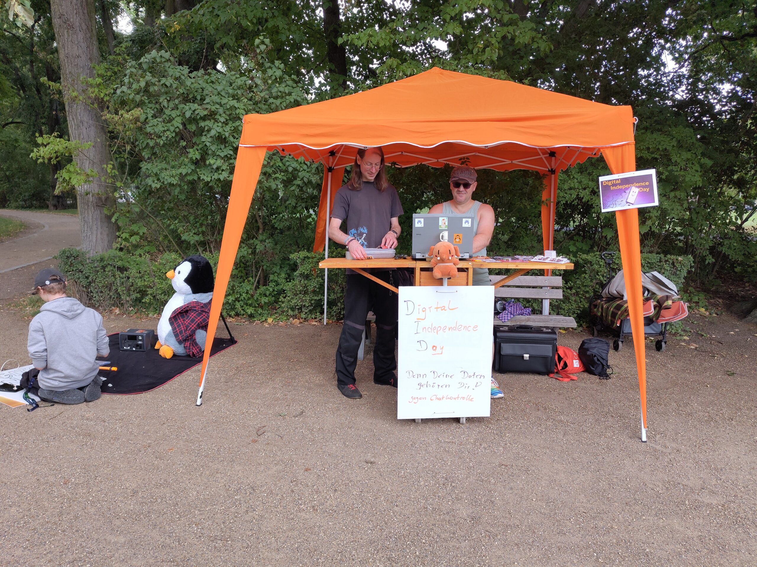 Unser Infostand im Clarapark